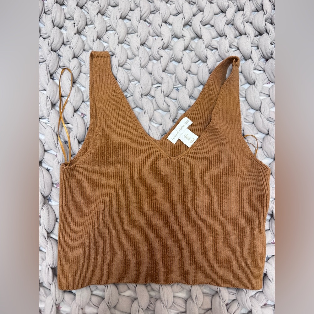 House of Harlow 1960 Ribbed V-Neck Tank — Camel Brown